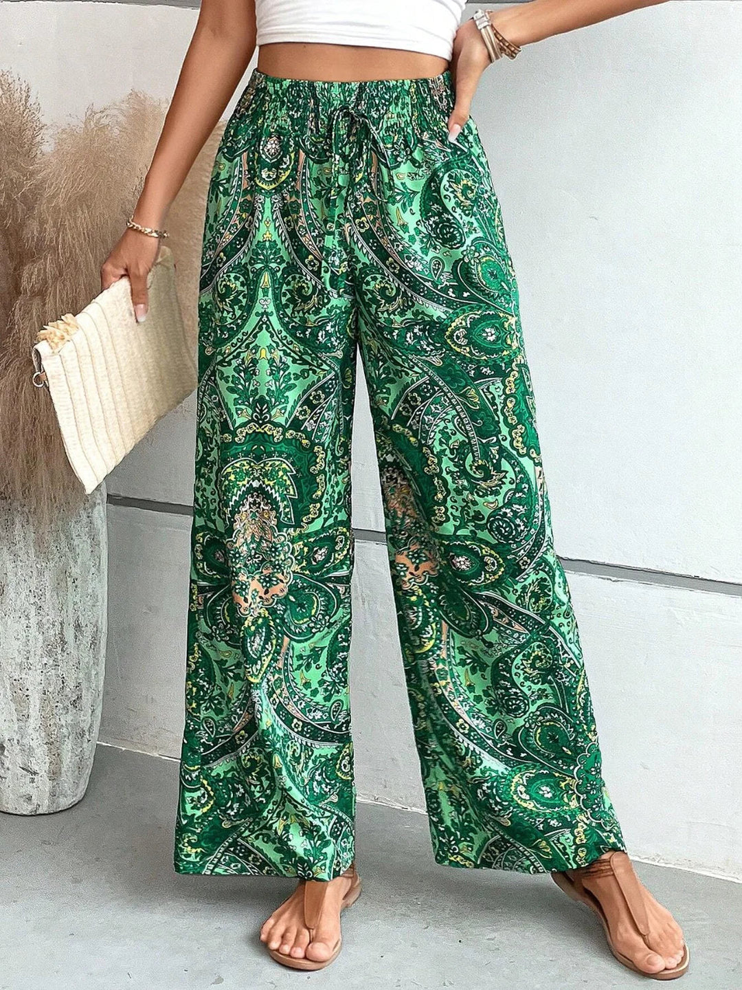 Hannah dames wijde broek met paisley print. Een comfortabele palazzo broek, perfect als stijlvolle zomerbroek.
