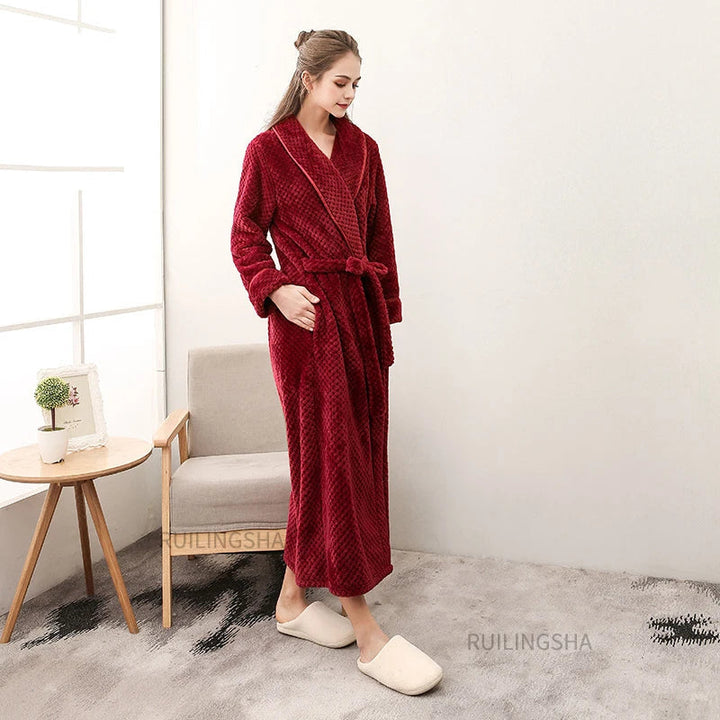 Stijlvolle effen dames badjas, ideaal voor comfort en warmte als nachtkleding of huispak.