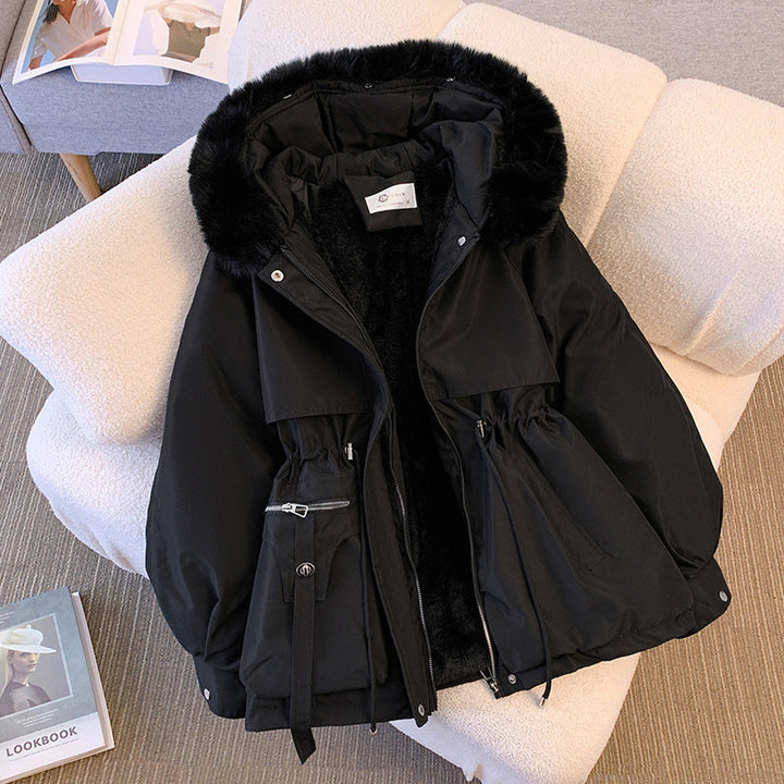Warme en comfortabele dames winterparka, perfect voor winterse dagen, combineert mode met functionaliteit.