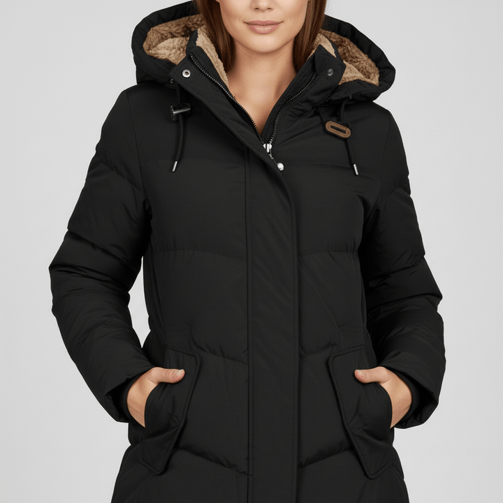 Trendy dames winterparka met capuchon en comfortabele pasvorm. Essentiële en stijlvolle wintermode voor vrouwen.