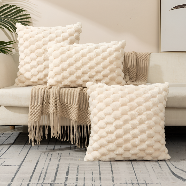 Fluweelzacht SoftLuxe sierkussen 50x50 cm, ideaal voor comfort in woon- of slaapkamer. Decoratief textiel.