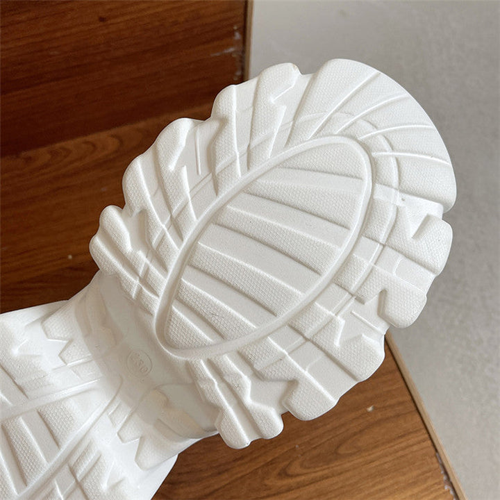Collectie Chezzie dames chunk sneakers: diverse witte en zwarte modellen.