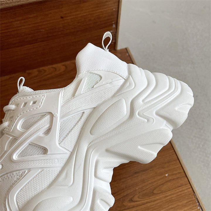 Detail van Chezzie dames chunk sneakers: trendy design met dikke plateauzool.