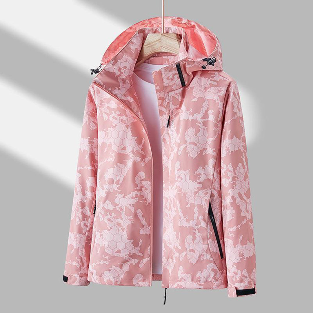Damesjas Ayla, winddicht en met capuchon, ideaal voor wandelingen. Trendy en comfortabele buitenjas.