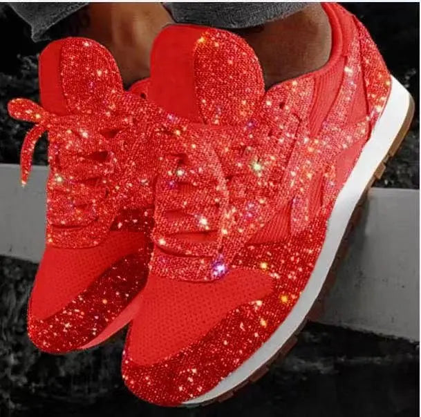 Comfortabele en sportieve damessneakers met opvallende glitter en vetersluiting, voor een unieke trendy stijl.