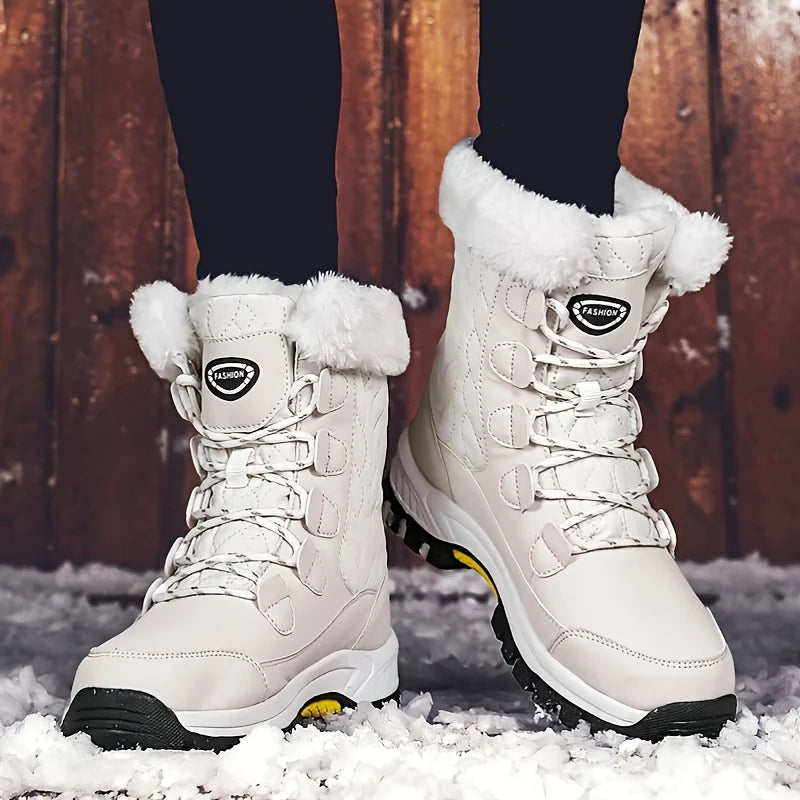 Dames Aurora winterlaarzen, warm gevoerd met pluche voor ultiem comfort op koude winterdagen.