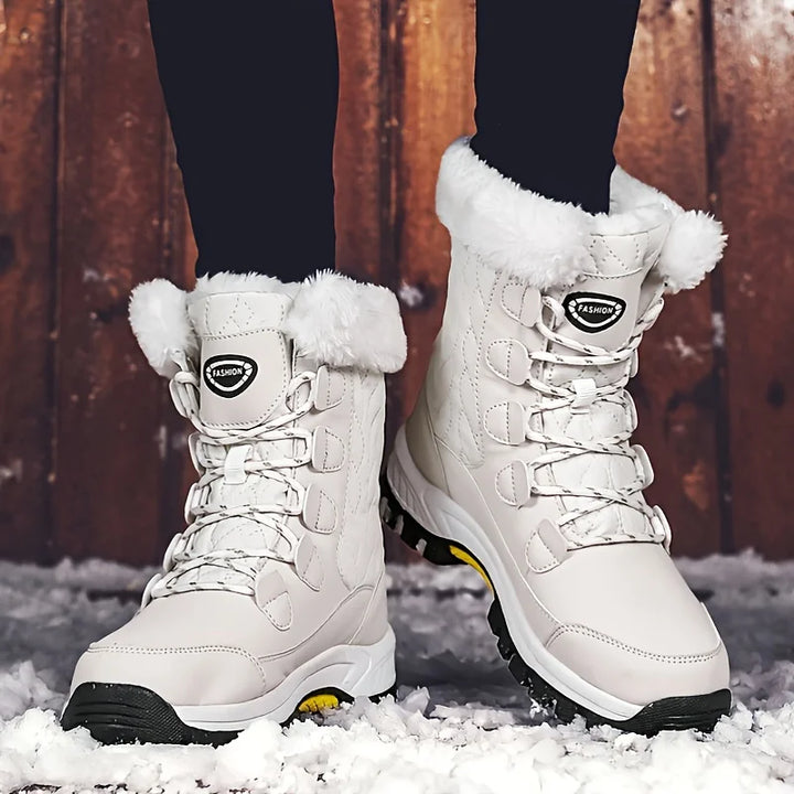 Dames Aurora winterlaarzen, warm gevoerd met pluche voor ultiem comfort op koude winterdagen.