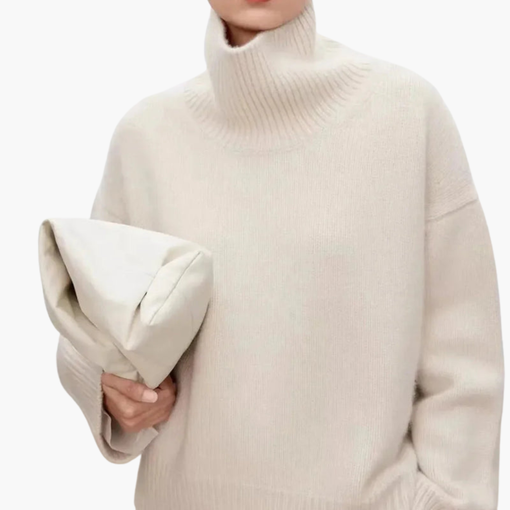 Heerlijk warme dames oversized trui met hoge hals. Comfortabele winterkleding, modieus gebreid.