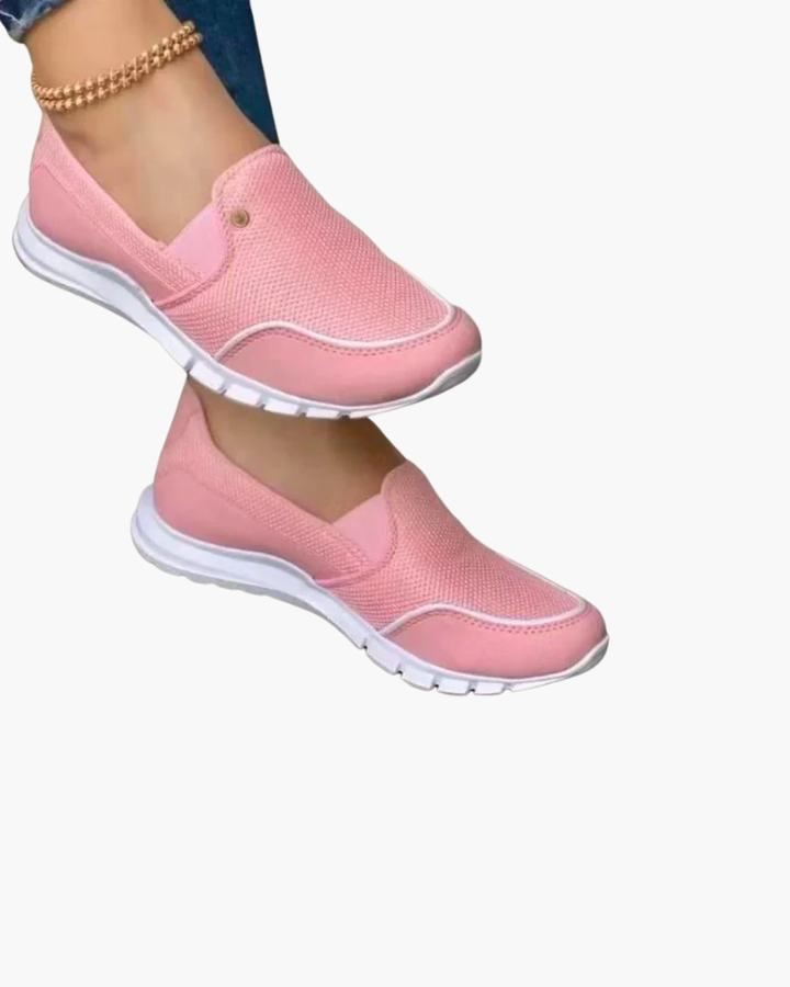 Zomerse dames instappers met luchtig, ademend bovenwerk. Comfortabele lichtgewicht schoenen voor optimaal gemak.