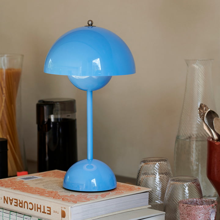 MoonGlow LED tafellamp, modern design met een klassieke touch voor uw woning.