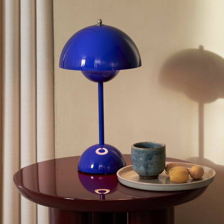 Decoratieve MoonGlow tafellamp, stijlvolle LED voor uw huis, modern en energiezuinig.