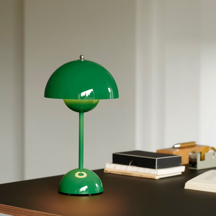 MoonGlow LED sfeerlamp, perfect voor een ontspannen avond in de slaapkamer.