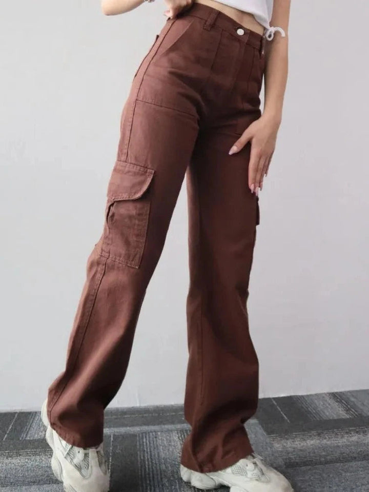 Nieuwe collectie dames cargo jeans met wijde pijpen, praktische zakken en urban stijl voor dagelijks comfort.