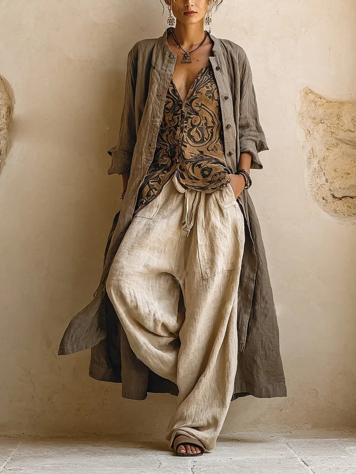 Comfortabele losse pasvorm driedelige linnen dames set in camel, ideaal voor een relaxte zomerdag.