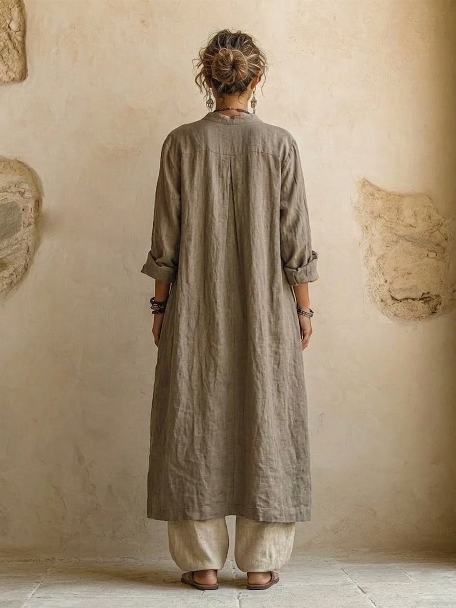 Dames driedelige linnen set in kameel, comfortabel en modieus, perfect voor een stijlvolle zomerse outfit.