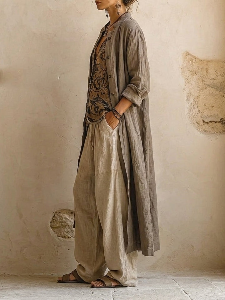 Casual driedelige linnen dames outfit in camel voor een veelzijdige zomerse look met losse pasvorm.