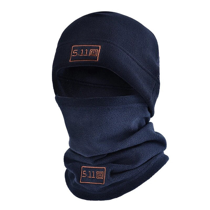 Zwarte unisex nekwarmer en muts, ideaal voor koudweer bescherming.