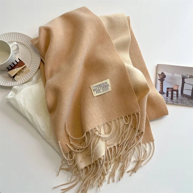 Warme unisex sjaal, gemaakt van zachte wol. Een onmisbaar en stijlvol item voor de winter.