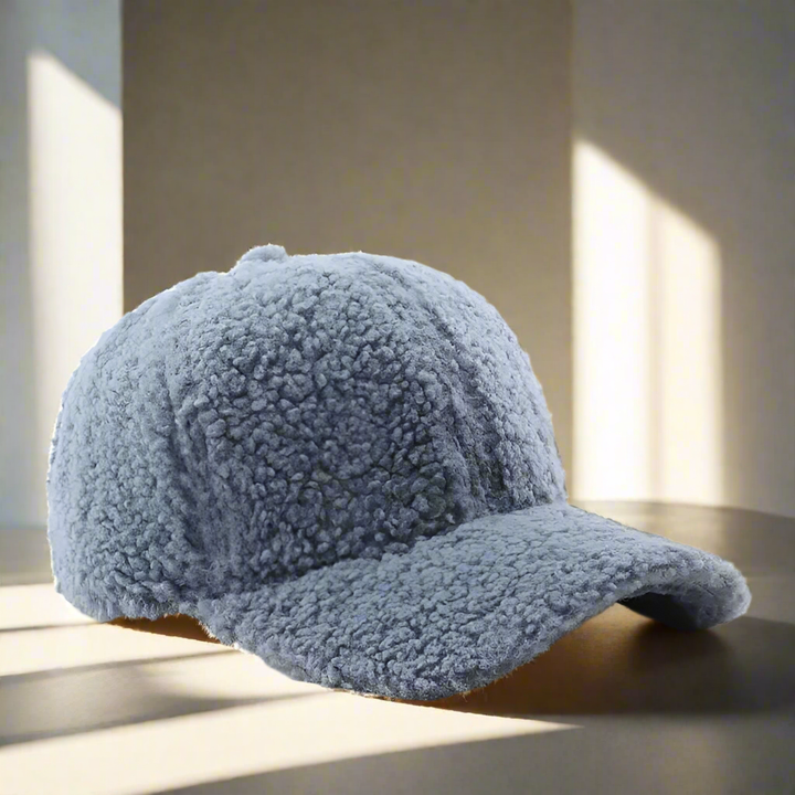 Zachte casual pet, ideaal voor herfst en winter. Verstelbaar voor optimaal comfort.