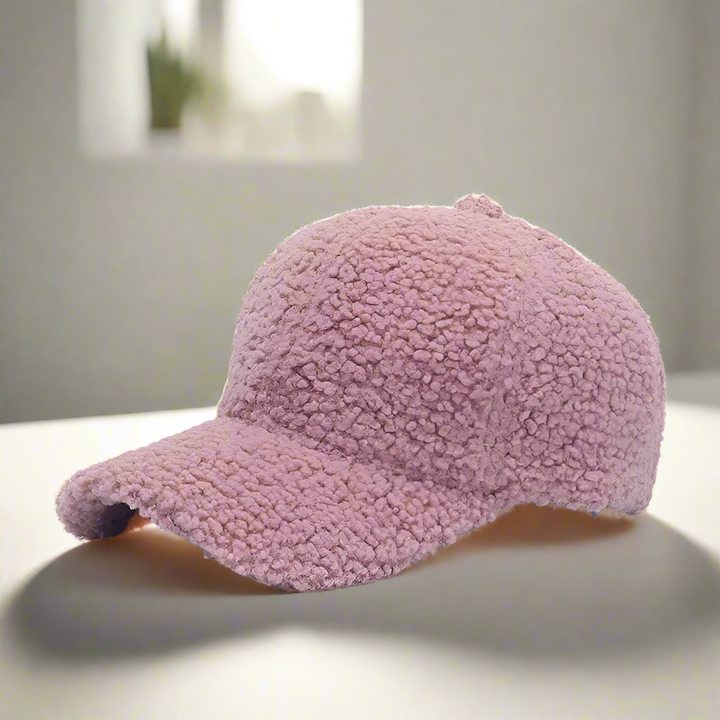 Stijlvolle platte pet voor herfst- en wintermode, zacht en warm.