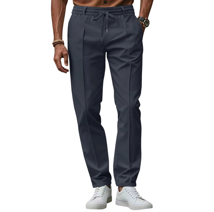 Veelzijdige smart casual herenbroek, slim fit en geschikt voor diverse zakelijke en casual settings.