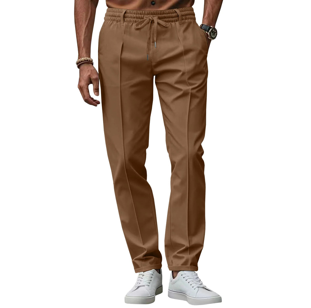 Ademende slim fit heren pantalon, combineert stijl met comfort voor elke zakelijke afspraak.