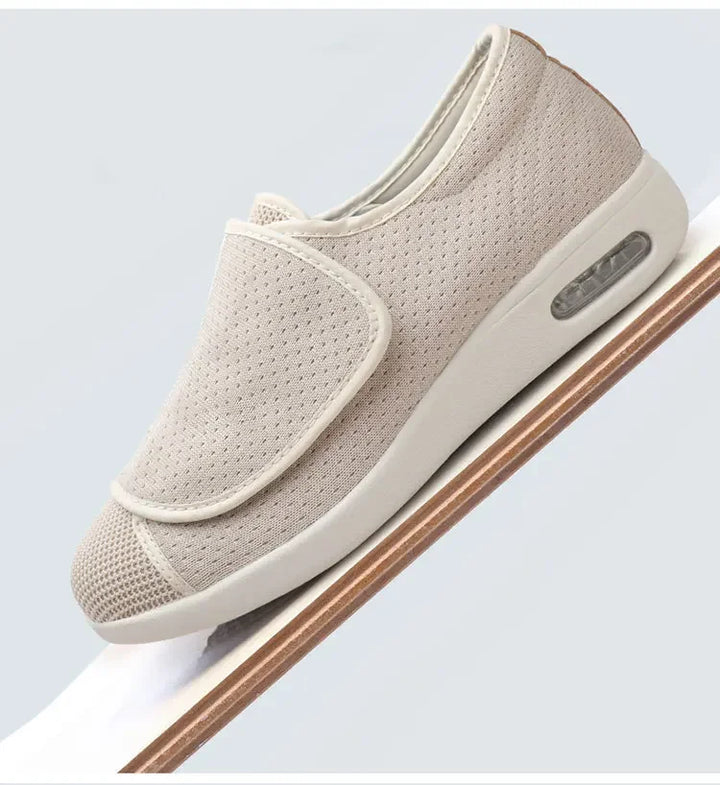 Ademende Easystep comfortschoenen voor brede/gezwollen voeten, ontworpen voor maximaal comfort en minder voetpijn.