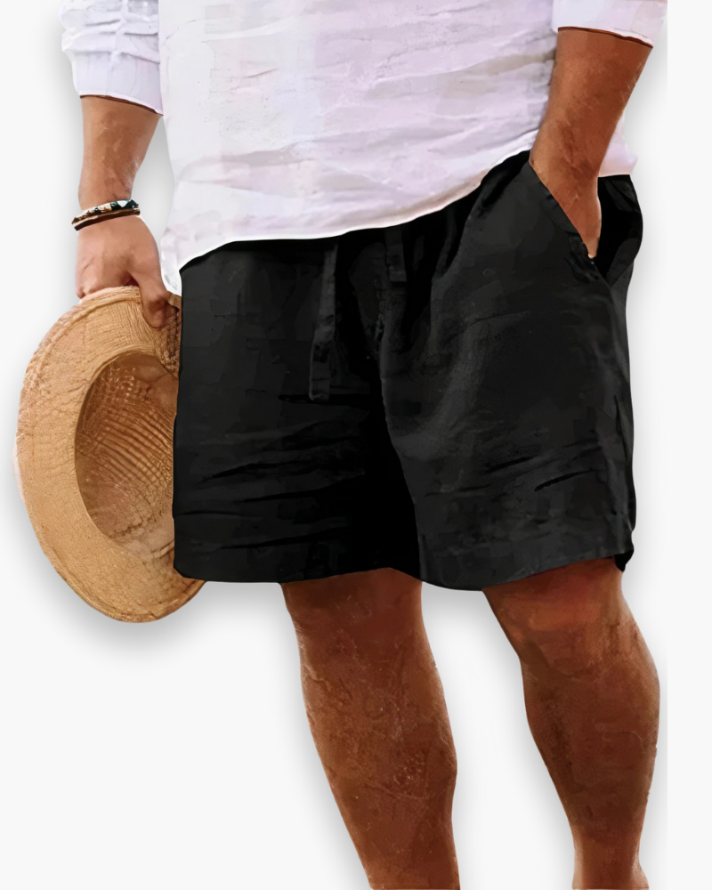 Man draagt comfortabele heren zomershort tijdens vrije tijd; casual zomerkleding voor elke dag.