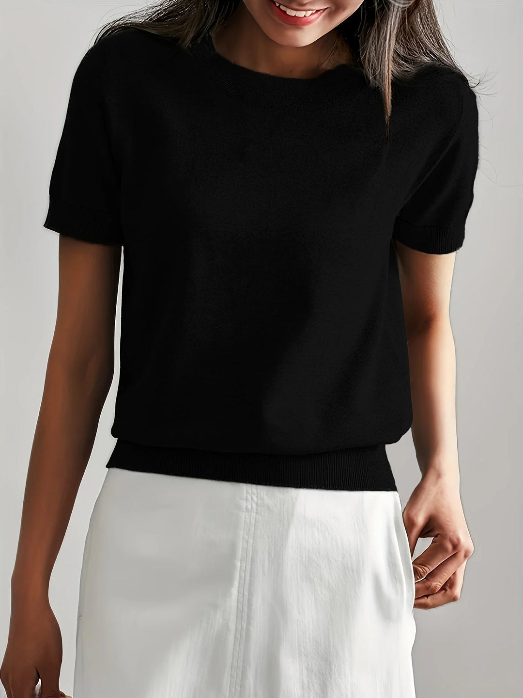 Elegante Mira dames top, korte mouwen trui voor voorjaar en zomer; combineert stijl met comfort.