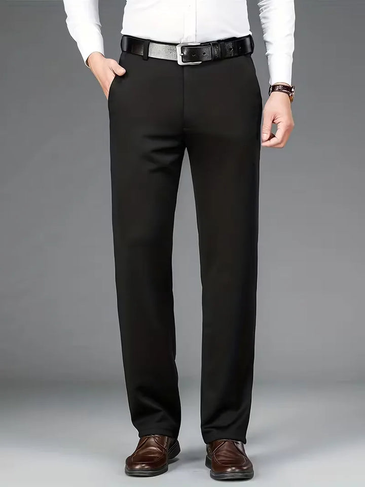 Heren zakelijke broek met rechte pijpen, comfortabele regular fit, ideaal voor business casual.