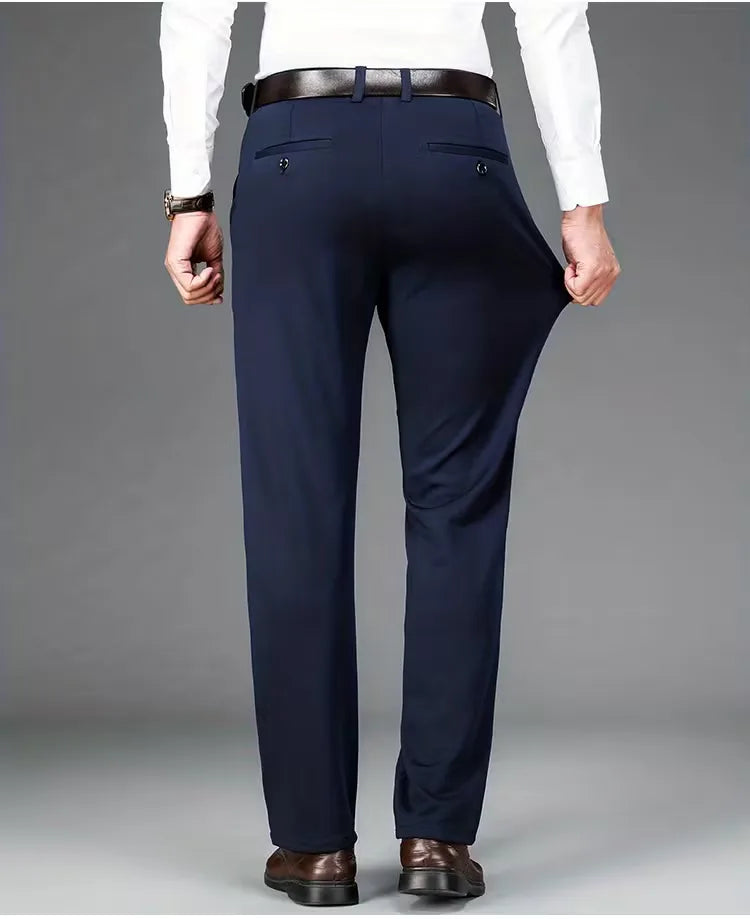 Zakelijke herenbroek, rechte pijp, stretch, comfortabele regular fit, essentieel voor heren.