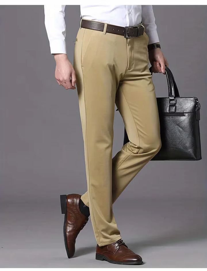 Stijlvolle heren comfortbroek, rechte pijpen, stretch, perfect voor zakelijk en smart casual.