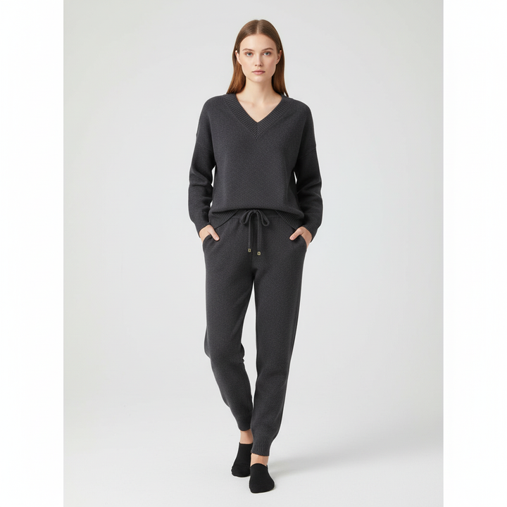 Veelzijdige tweedelige gebreide dames set, perfect als comfortabele casual outfit of trendy loungewear.