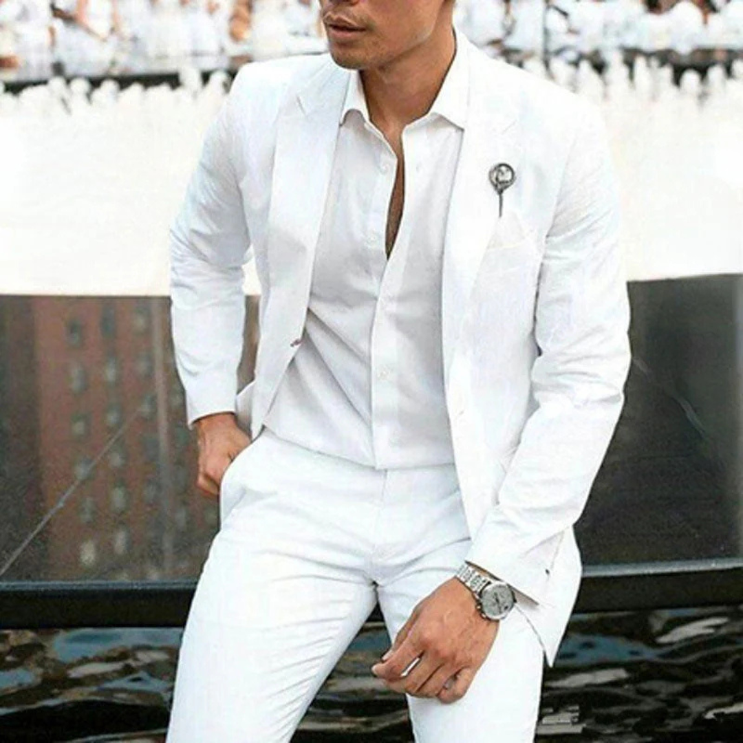 Modern heren slim-fit kostuum in wit voor een scherpe, elegante look. Ideaal voor formele gelegenheden.
