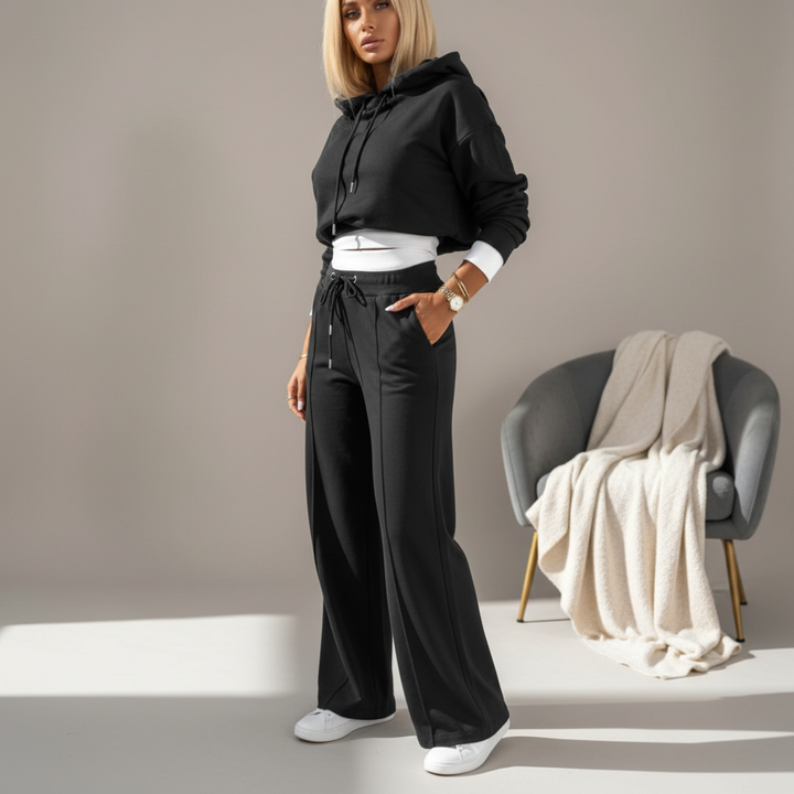 Dames vrijetijdsensemble Kaitlyn: comfortabele hoodie en bijpassende broek set in trendy kleur.