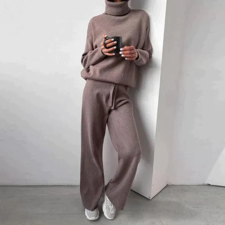 Complete tweedelige dames Alana loungewear set, ontworpen voor comfort en een stijlvolle uitstraling.