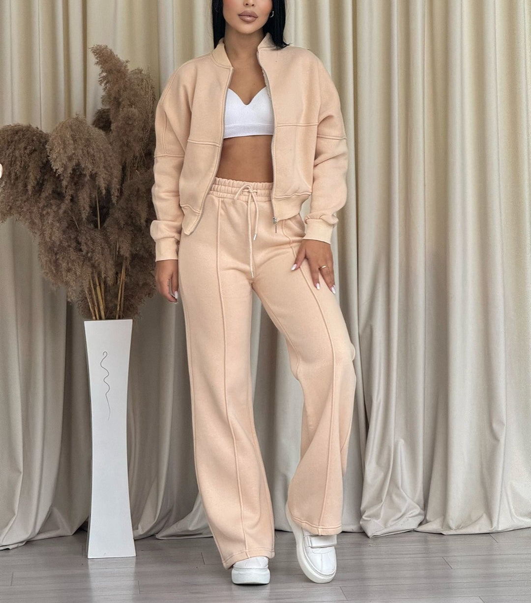 Comfortabel dames broekpak set met rits top, ideaal voor een relaxte maar stijlvolle uitstraling.