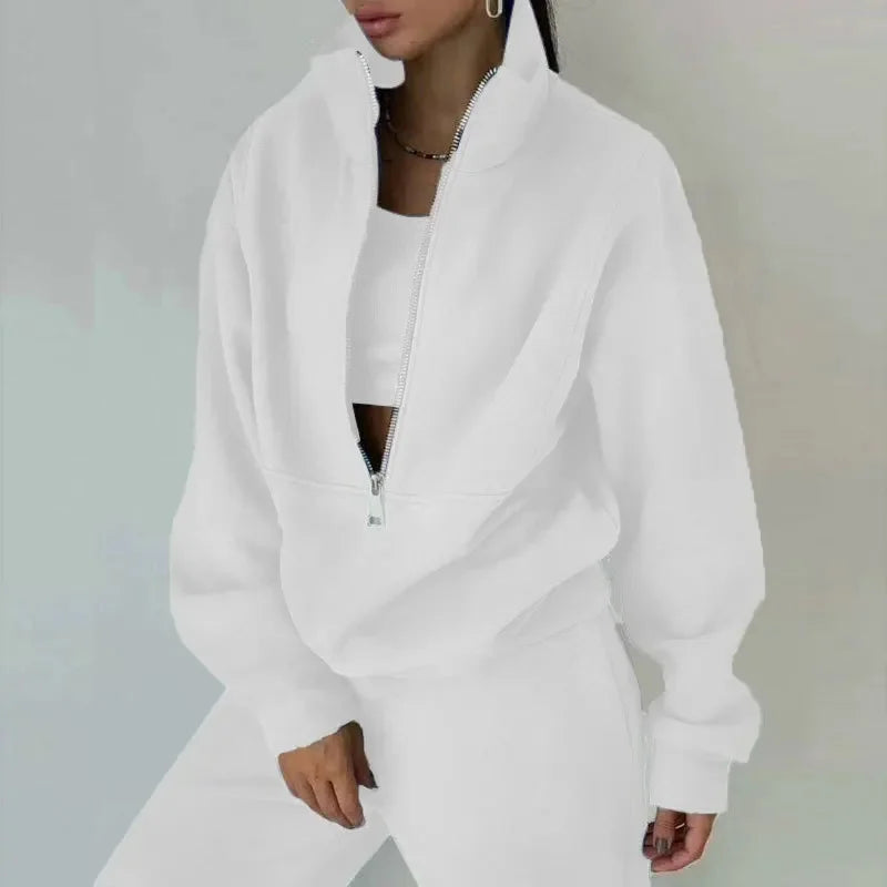 Stijlvolle dames relaxte fit sweater set Alexis met halve rits en comfortabele broek voor dagelijks gebruik.