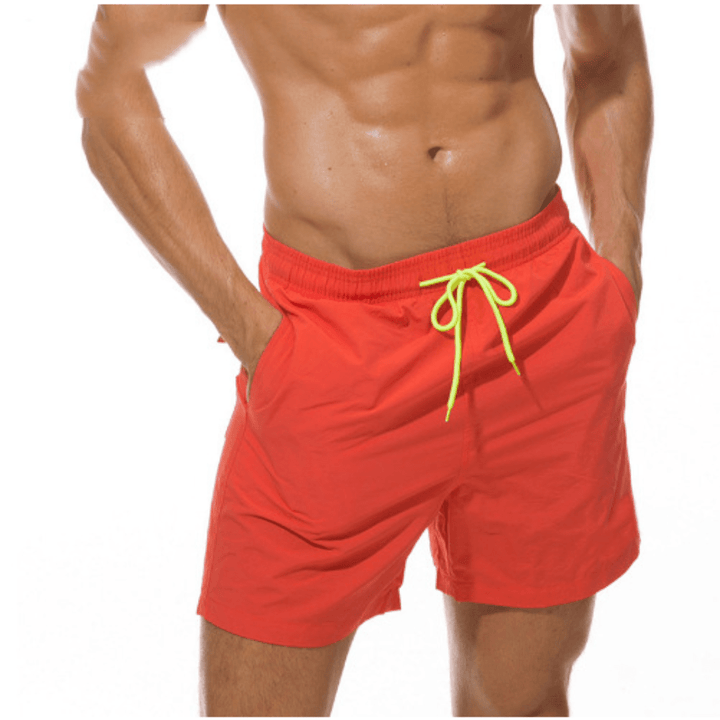 Stijlvolle heren zwembroek, sneldrogend materiaal, sportief design voor zomer en vrije tijd.