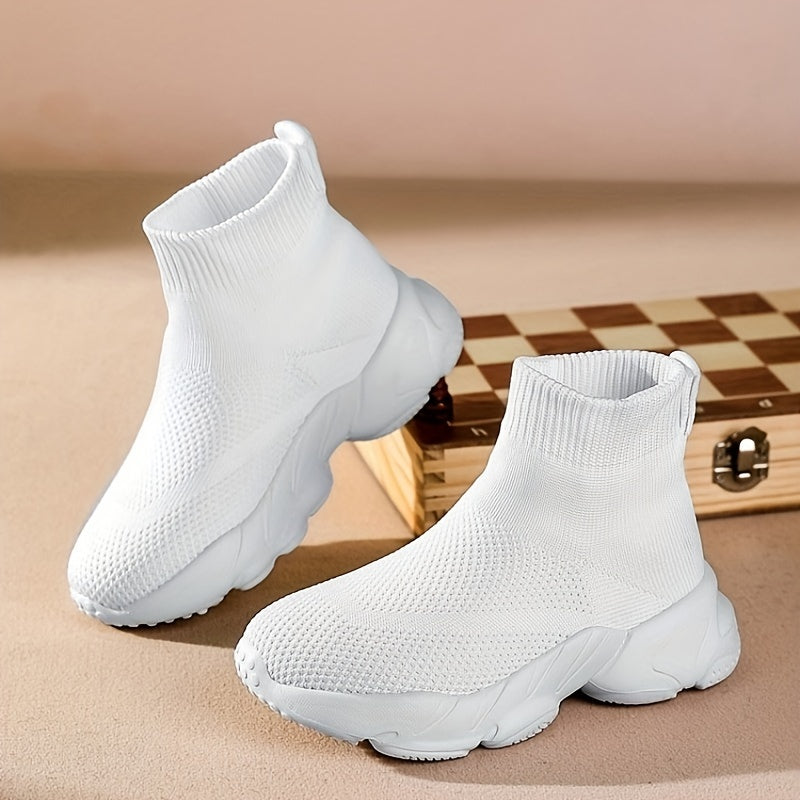 Lichtgewicht instap sokschoenen voor kinderen; perfect voor actieve jongens en meisjes.