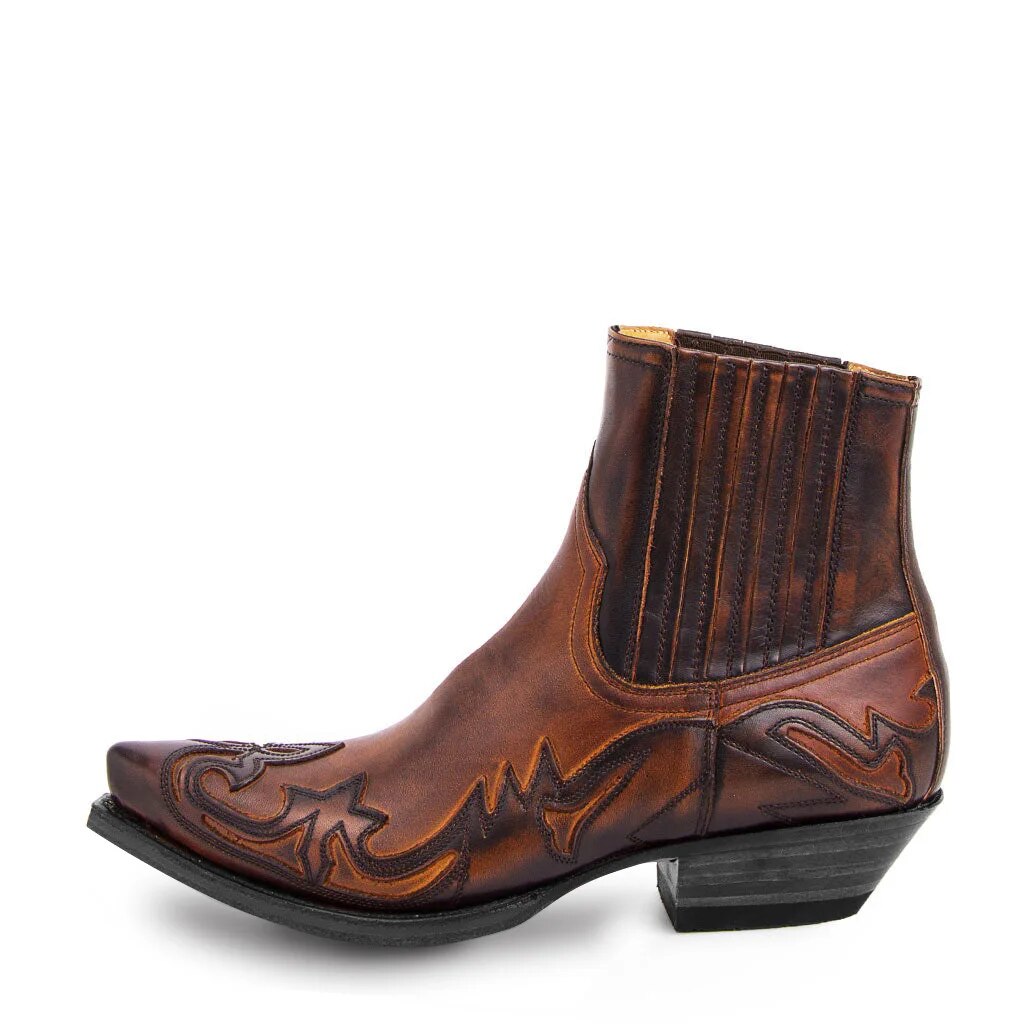 Stijlvolle Dakota unisex leren cowboylaarzen in bruin of zwart, voorzien van uniek borduurwerk voor een casual western look.