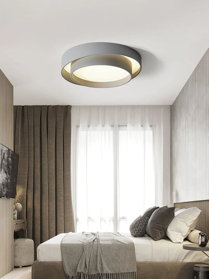 Moderne ronde LED plafondlamp, efficiënt en dimbaar voor optimaal comfort.