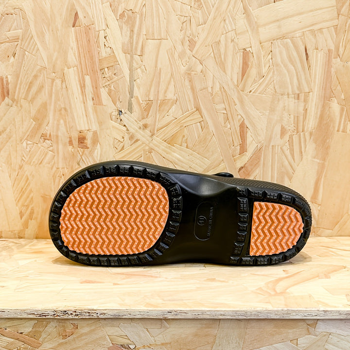 Detail van de slipvaste zool van de heren werkklomp, voor optimale grip en stabiliteit in elke situatie.