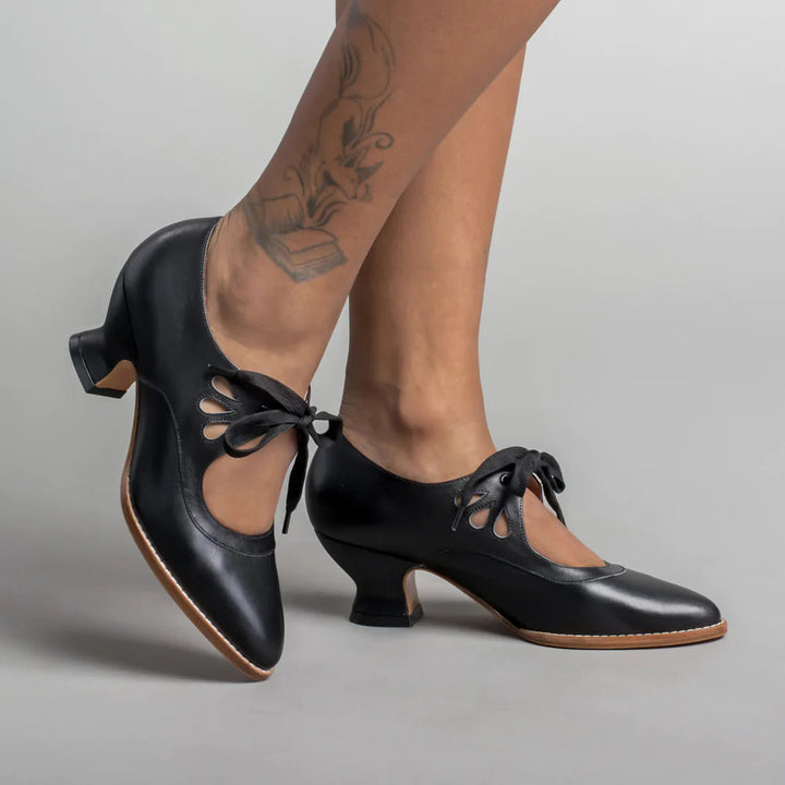 Orthopedische damesschoenen met comfortabele hak, ideaal voor ondersteuning en stijl.