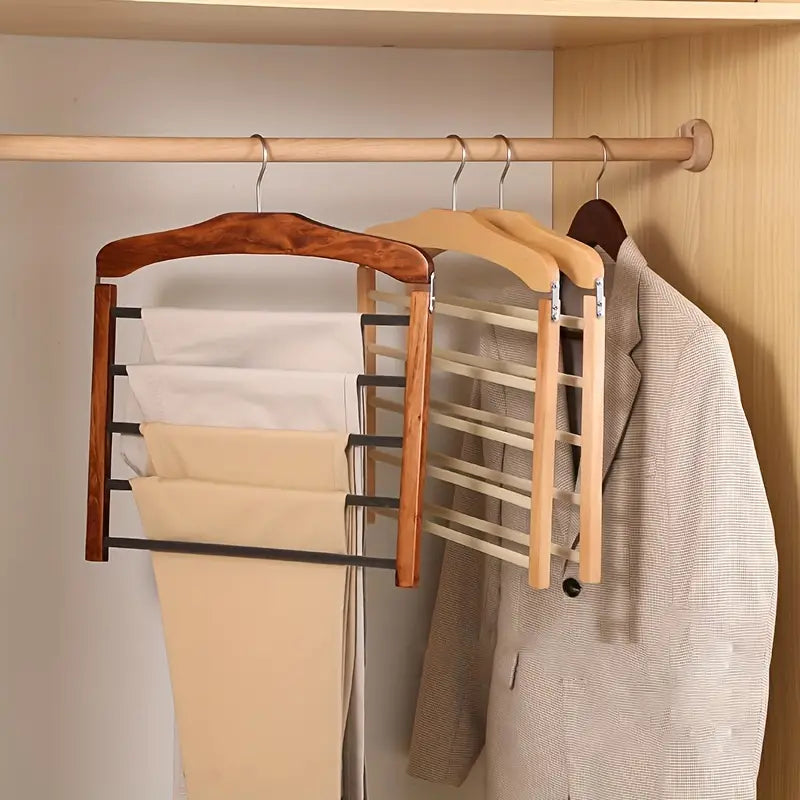 Bestseller houten broekhanger voor optimale kastorganisatie. Houd je kleding netjes en ruimtebesparend.