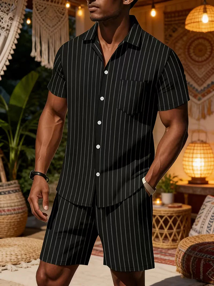 Heren casual zomerset: lichtgewicht V-hals shirt & korte broek, maximaal comfort in de zomer.