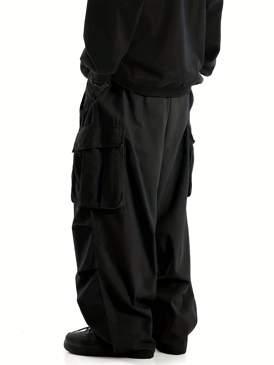Praktische heren cargo broek met veel opbergruimte en een comfortabele pasvorm.