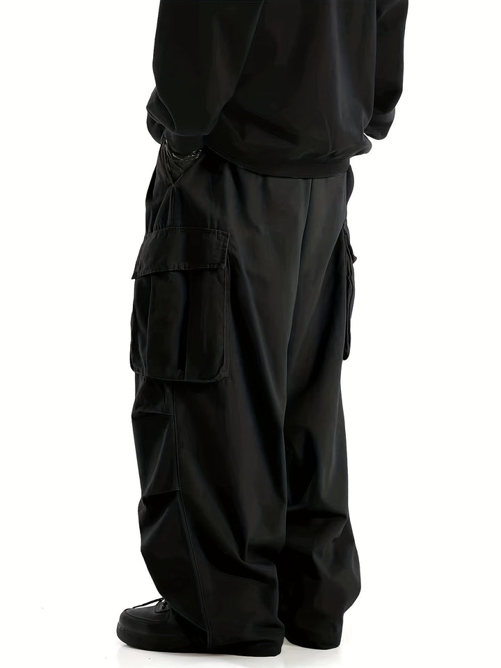 Praktische heren cargo broek met veel opbergruimte en een comfortabele pasvorm.