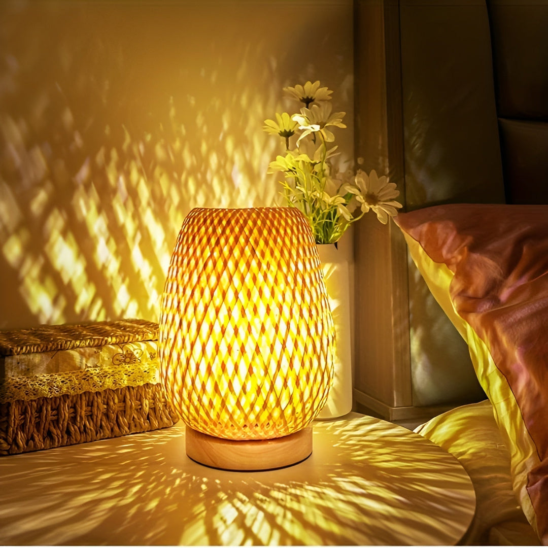 Natuurlijke houten bamboe lamp, USB-powered, voor een duurzame en sfeervolle verlichtingsoplossing.