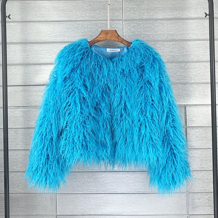 Warme en zachte dames winterjas Soraya. Luxueuze kunstbont jas, ideaal voor de modebewuste vrouw.